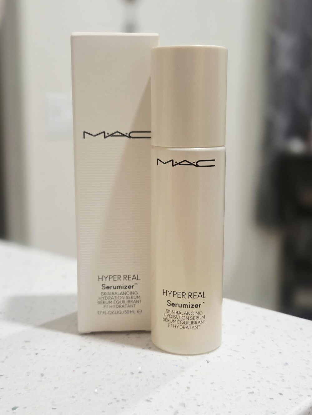 MAC Cosmetics Hyper Real Serumizer